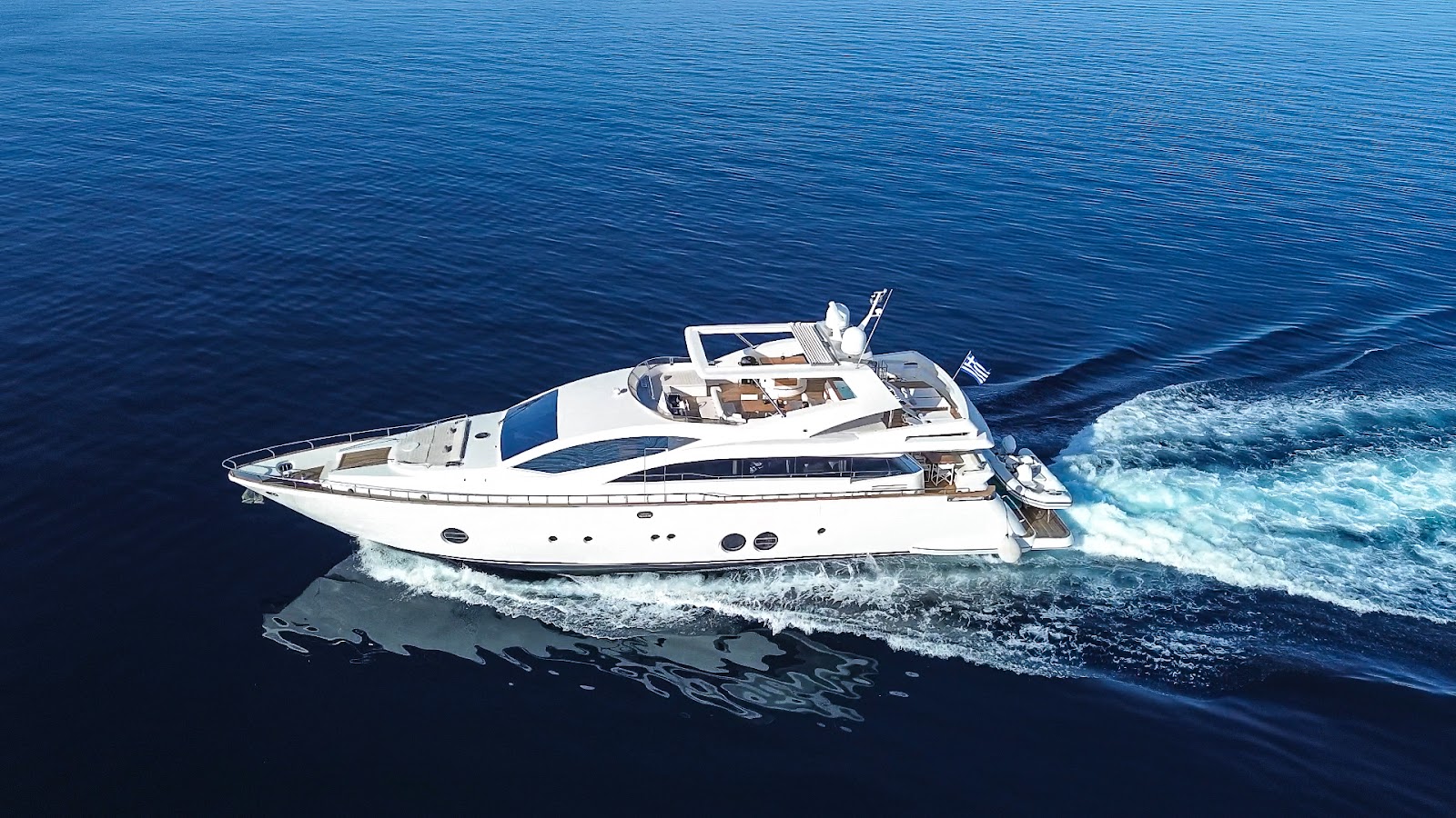 Επαγγελματική λήψη yacht – Likemedia 58