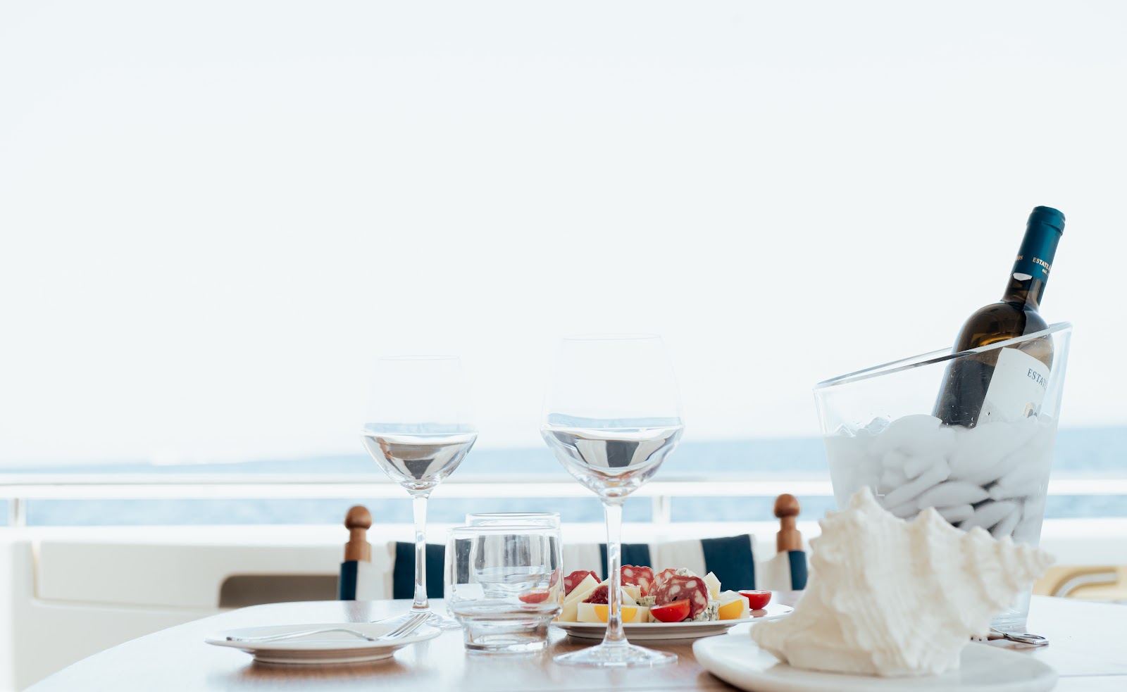 Luxury yacht σε προβολή – Likemedia 4